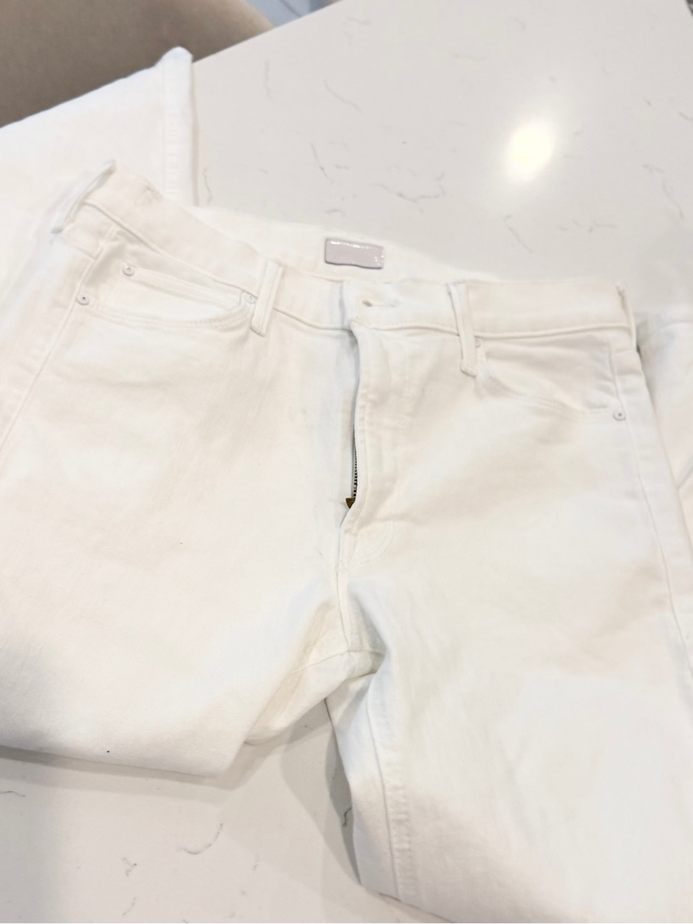 MOTHER White Denim Jeans with Leather Logo Patch